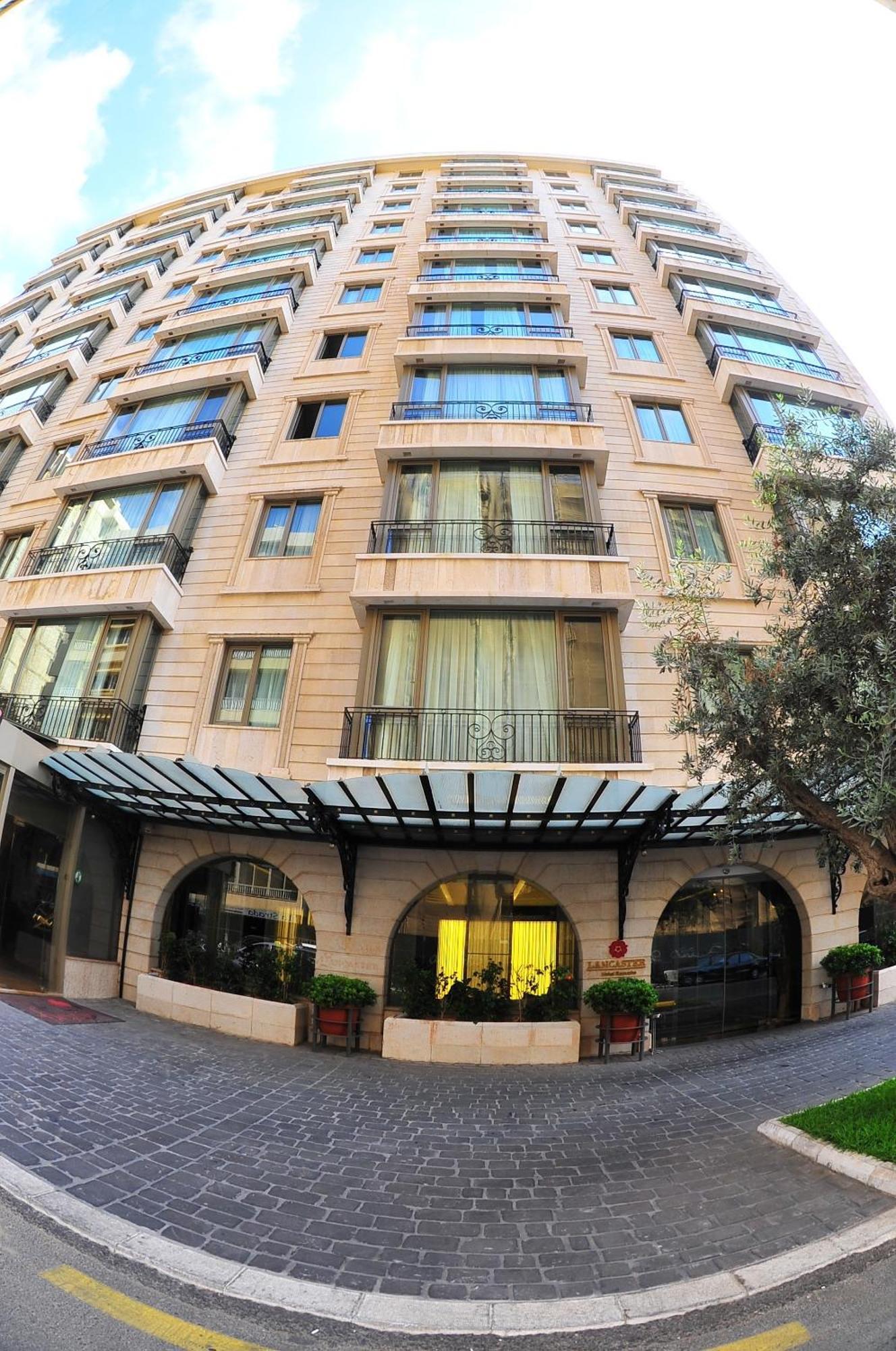 Lancaster Raouche Hotel Beirut Bagian luar foto